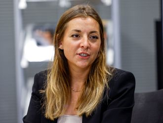 क्यों एक्सपैट ने दुबई में ऊंट की सवारी स्कूल की शुरुआत की